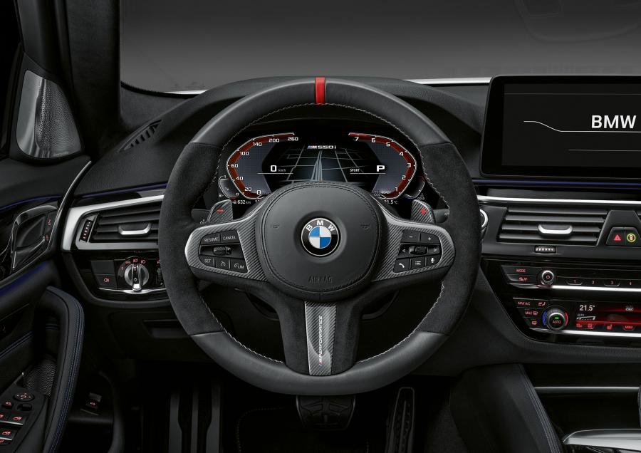  BMW 540i M Performance Accessories (G30) 2020 года  (фото 13 из 29)